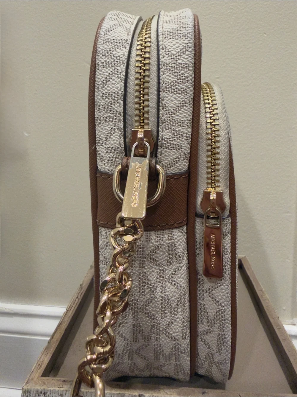 MICHAEL KORS Medium Flight Bag Vanilla Signature Crossbody Chain MK Logo - Picture 6 of 11